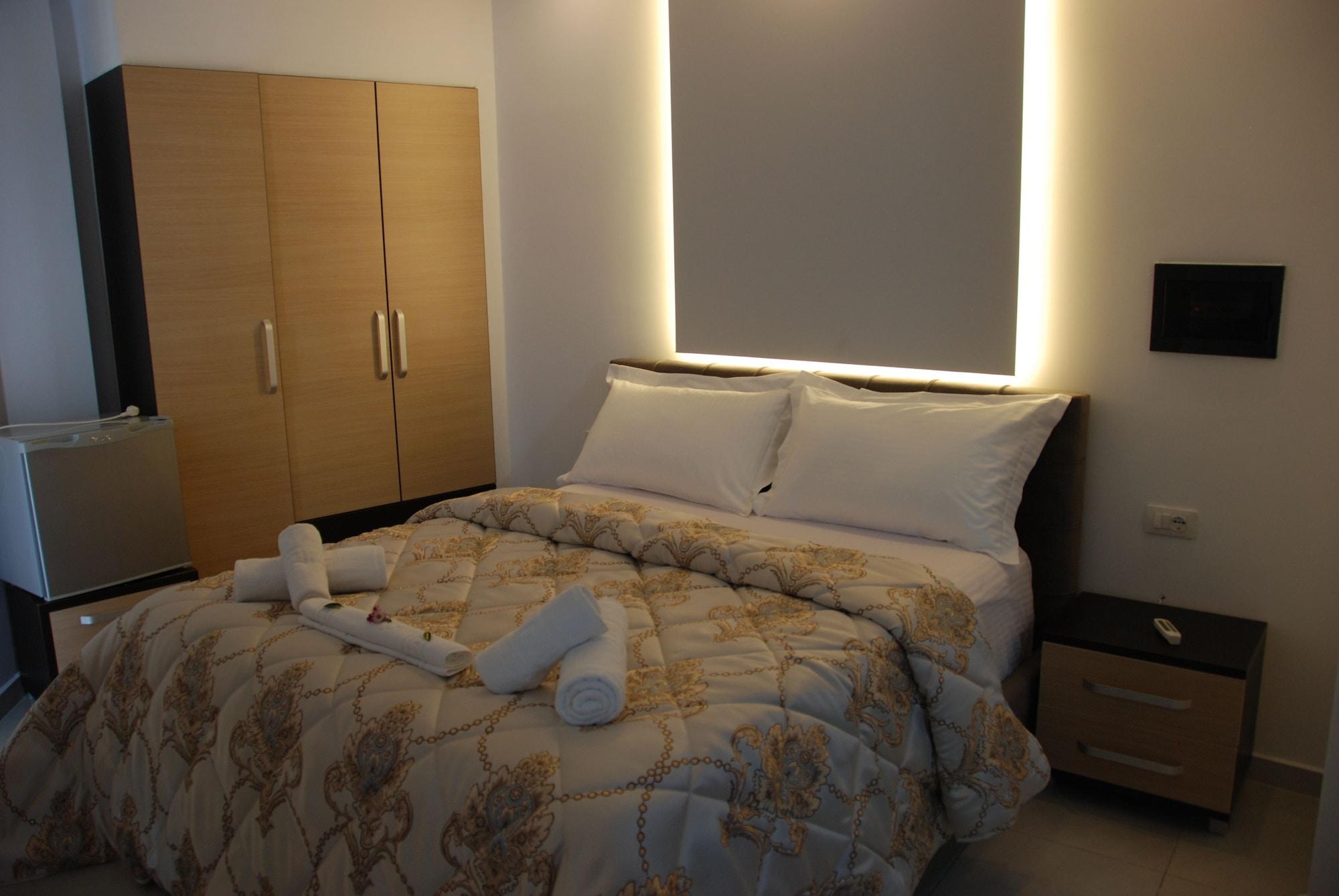 Blue Boutique Hotel Dhërmi Buitenkant foto