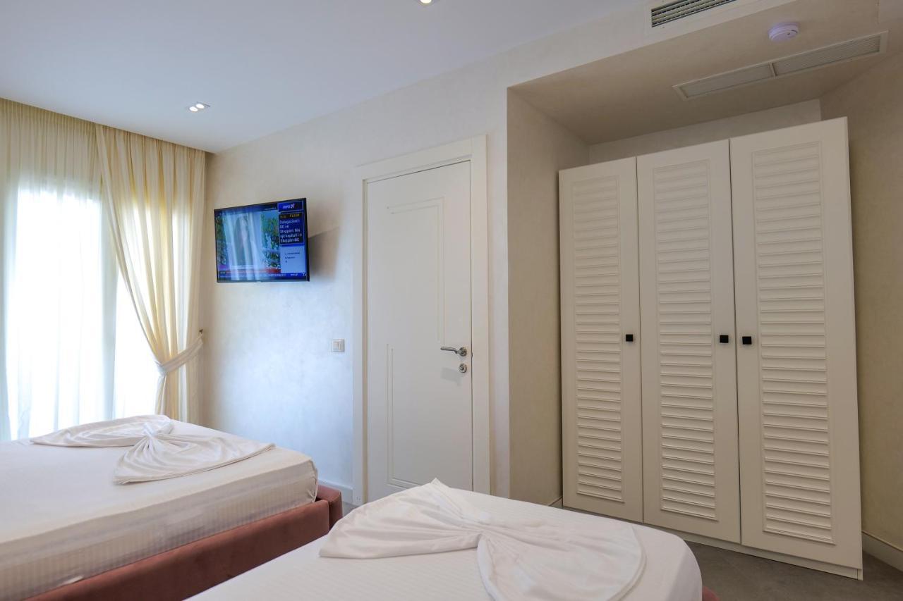 Blue Boutique Hotel Dhërmi Buitenkant foto